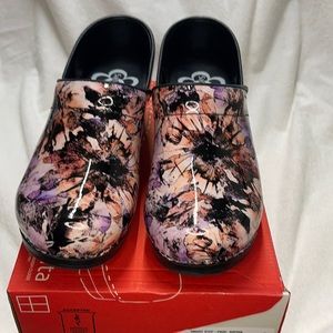 Sanita. The original Danish clog. Worn once. Smoke free. Odor free.